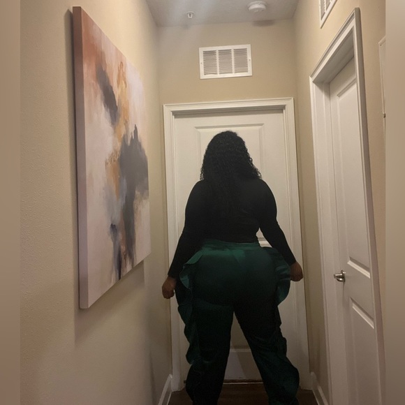 PLUS Size Emerald Ruffle Joggers - Picture 4 of 8